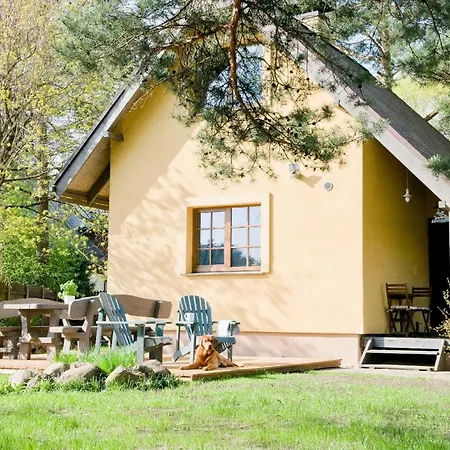 Otel Mit Rustikalem Charme Und Garten Auf Abgeschlossenem Grundstueck Riga